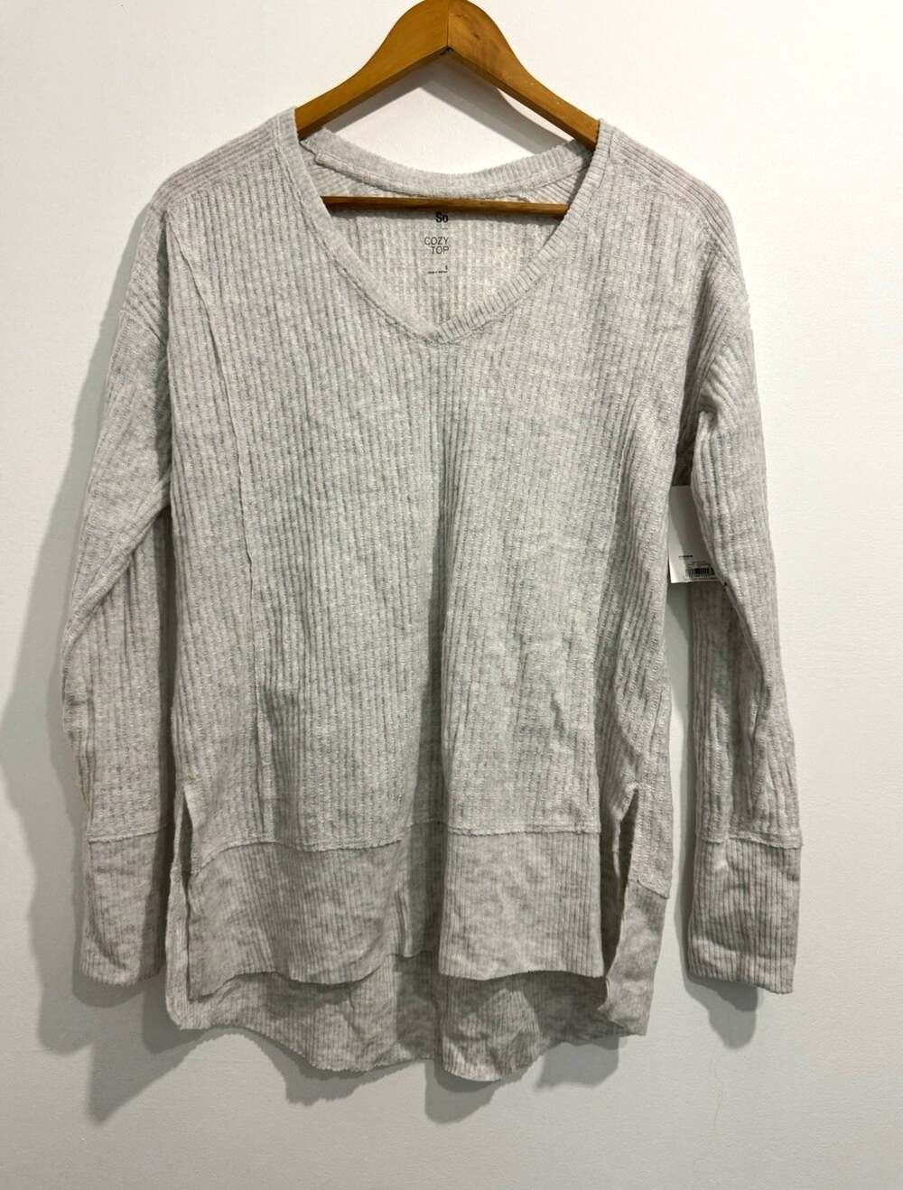 So Women's Gray Ribbed Knit V-Neck Long Sleeve Pullover Sweater Size S 1141